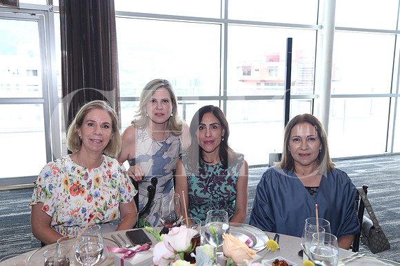 Magda Rocha, Giselle Vela, Gabriela Lozano y Carmen de Balli 1