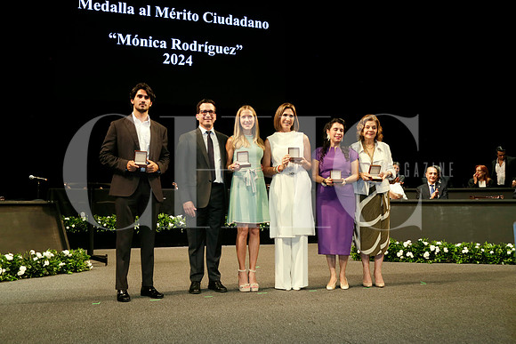 Patricio Orozco, Oscar F. De la Garza, Mónica Zambrano, Luz María Garza, Virgina González y Lily Navarro (2)