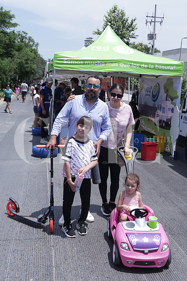 Alfonso Loera, Monserrat Garciá y Emma Sofia Loera 0
