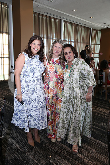 Gina González de Iribe, Cindy López de Peña y Minerva de Flores 0