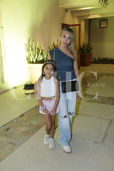 Cristina de Flores y Lia Flores (2)