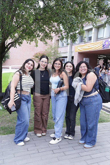 Gabriela Vargas, Aurora Giacoman, Sofia Espinoza, Karime Gómez y Mariel Lozano 1