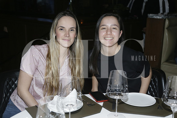 Kaaren Martínez y Ely Mendoza