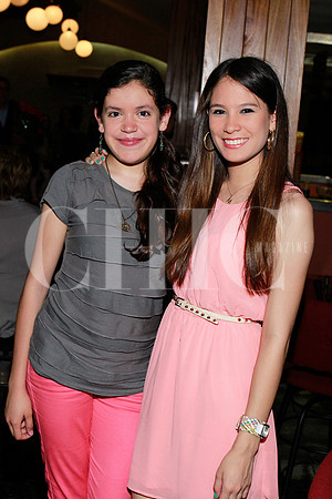 Laura Escarcega y María José Cavazos