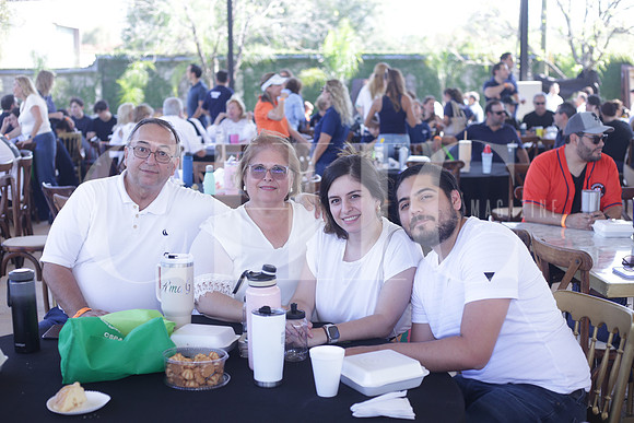 Francisoc Villarreal, Alma Treviño de Villarreal, Alma Villarreal y Luis Prado 1