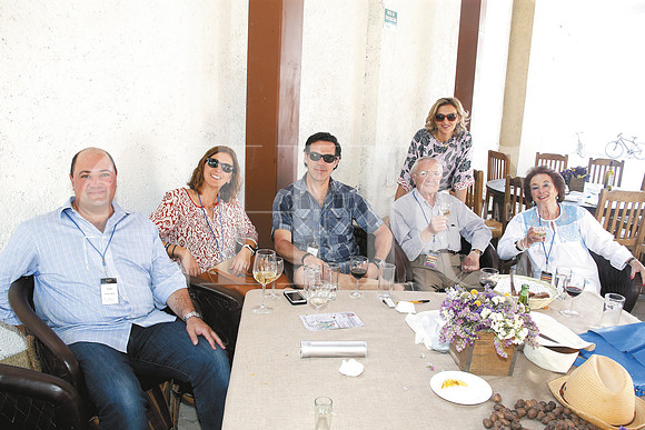 Andrés Borrego, Cristina Barrón, Pablo Cañes, Francisco Borrego, María de la Luz Barrón y María De la Paz García de Borrego
