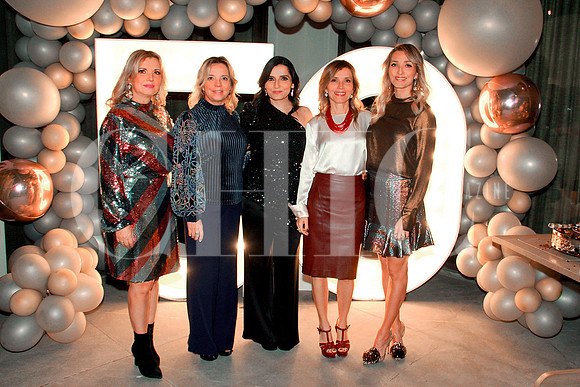 Patricia Rodríguez de Coronado, Cecilia Rodríguez de Klein, Lucía Rodríguez, Marcela Rodríguez de Ferrigno y Verónica Rodríguez de Clariond
