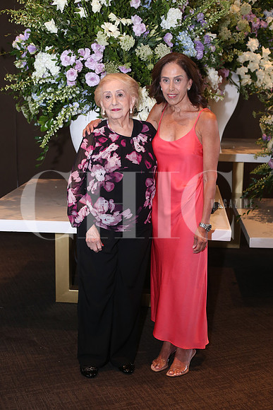 Carmen Escamilla y Carmina García0