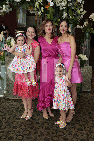 Ana Lucia Garza, Ily Nieto, Anna Maria Gonzalez,  Marianna Garza y Ana Victoria Garza 3