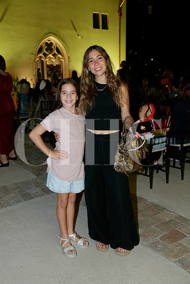 Luisa Contreras y Karla Villarreal de Contreras (2)