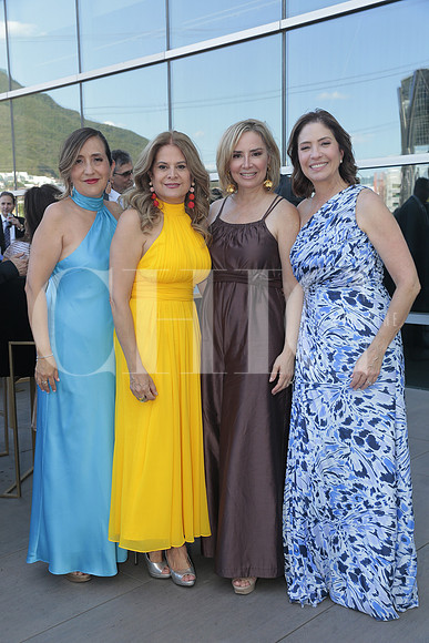 Luzma Villarreal, Diana Maltos, Lucila de Cisneros y Rosa Martha Backhoff 1