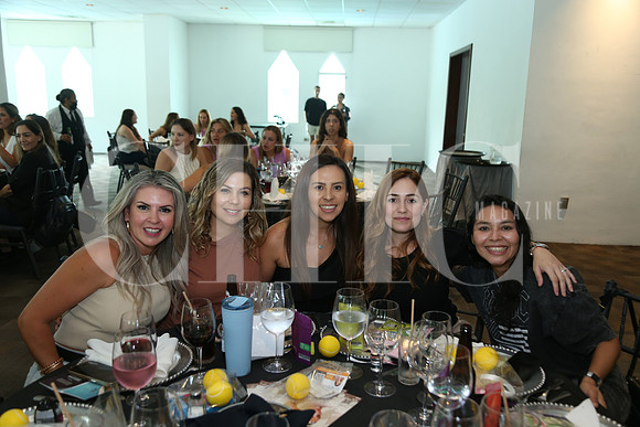Mayra Mata, Estefania González, Nancy López, Debora Pierce y Carmen Garza 1