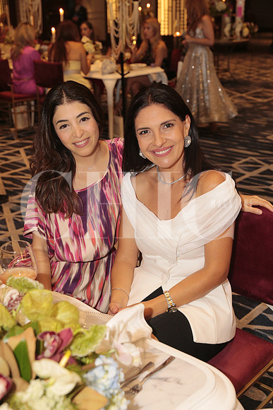Elisa Flores y Elianne Ferrieti 3