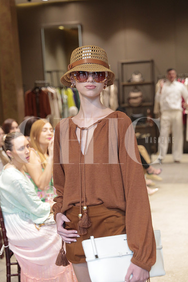 Modelos de Rafa Zuñiga vistiendo Max Mara 123