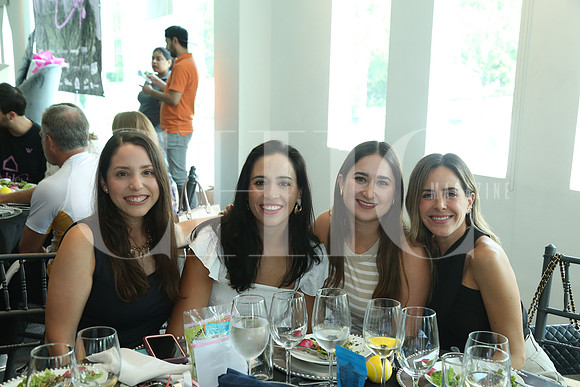 Adri Valdéz, Brenda Ayala, Muñe Garza y Daniela López