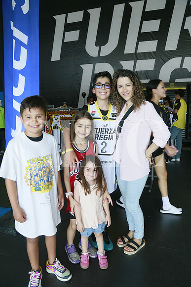 Francico Xavier Morales, Patricio Morales, Karla Garza, Lily López y Katia Morales