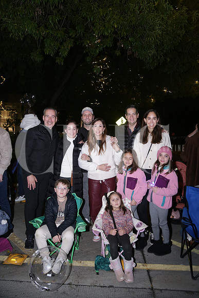Daniel Villarreal, Paulina Garza de Villarreal, Armando González, Mariana Garza, Fernando Villarreal, Paulina Villarreal, Armando González, Renata González, Catalina Villarreal y Balbina Villarreal