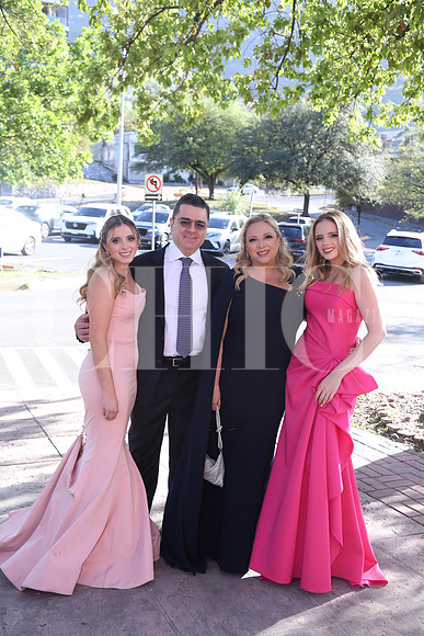 Daniela Martínez, Raúl Martínez, Perla Elizondo y Fernanda Martínez 0