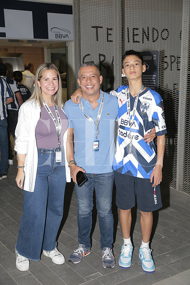 Viviana Arenas, Ernesto Garcia y Leonardo Garcia 2