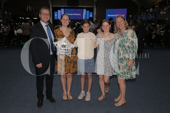 Rafael Demontfort, Josephine Demontfort, Clemence Demontfort, Louise Demontfort y Paulina Demontfort 1