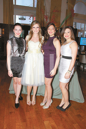 Regina Livas, Andrea Livas, María Livas y Raquel Livas