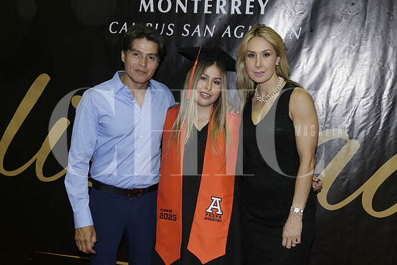 Abraham Freeman, Isabella Freeman y Silvia Cortés de Freeman