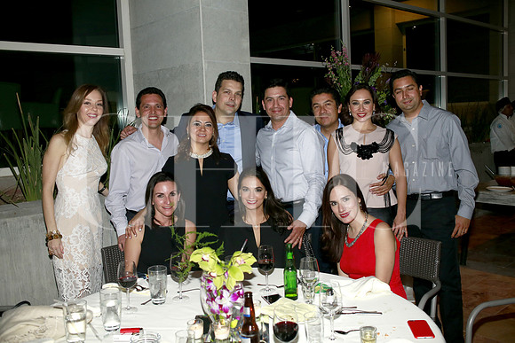 Consuelo de Bustindui, Eduardo Garza, Laila, Ricardo Garza, Edgar Sierra,  Sergio Perez, ALejandro Sierra, Jesus Sierra, Lucia Elizondo, Lulu Kamar y Leonila Guajardo