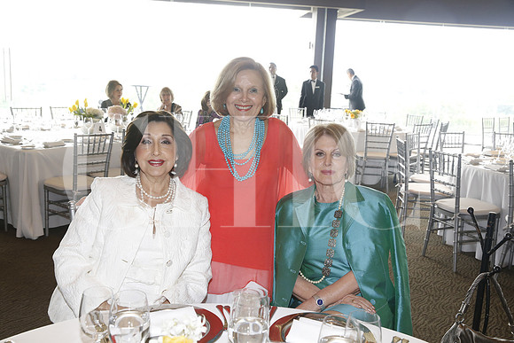 Magdalena Garza de Herrera, María Elena Zertuche de Treviño y Tere B de Gómez Junco
