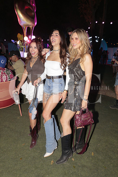 Sofia Salinas, Connie Davalos y Ale Maltos 2