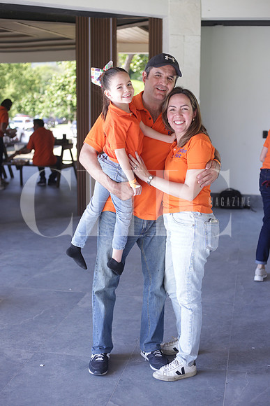Luis Guzmán, Anet Wiliamson y Ana Isabel Guzmán 0