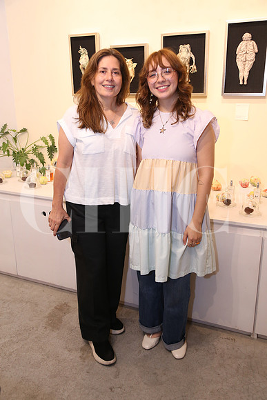Karla Torres y Maru González 0