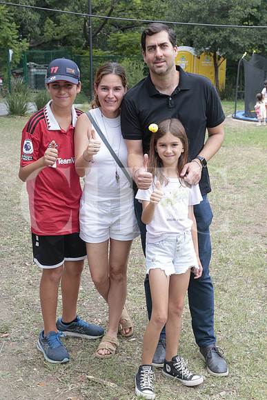 Emilio Murra, Maria Enriquez, Andrea Murra y Juan Pablo Murra, 2