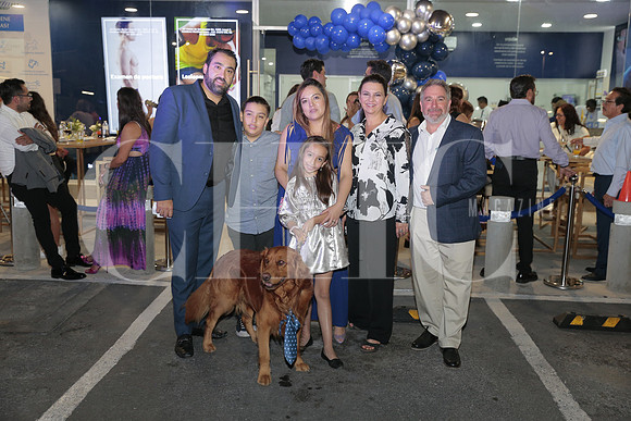 Benjamin Vega, Diego Vega, Nicole Vega, Vanessa Virgen, Alicia Reznick y Moises Reznick 5