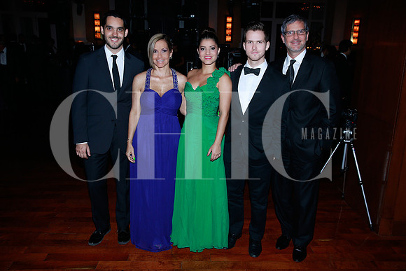 Alberto Familiar, Chikis Sánchez de Familiar, Jimena Familiar, Fernando Familiar y Alberto Familiar