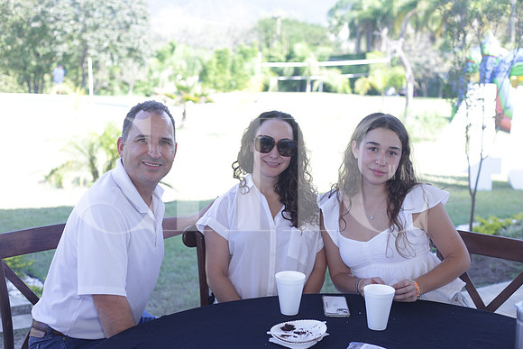 Eduardo Plancarte, Paty Gracia y Sofia Plancarte 0