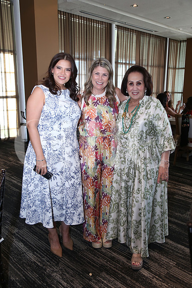 Gina González de Iribe, Cindy López de Peña y Minerva de Flores 1