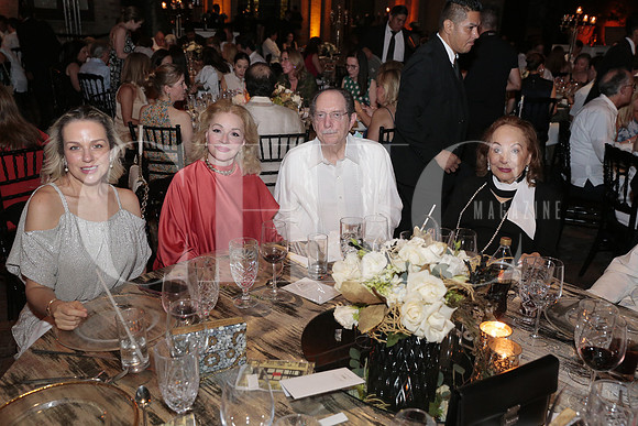 Lisa Cagnasso, Adriana Garza Morton, Fernando Santos y 2