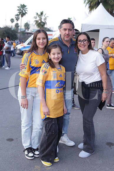 Victoria Tijerina, Adrián Tijerina, Carolina Tijerina y Regina Tamez 1