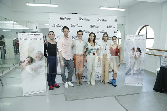 Luciano Perotto, Gaby Elizondo de García Iza, Yosvani Ramos, Marcelo Gomes, Gretchen Backhoff y Andrea De León (6)