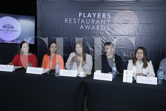 Patricia O Roccatti, Maricarmen Martínez, Rocio Castillo, Alejandro Martínez y Kathia Guajardo