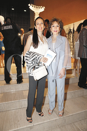 Yolanda Garza de González y  Yolanda Santos de Hoyos