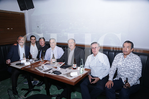 Ramiro Flores, Ramiro Flores, Joaquin Colomer, Humberto Flores, Eugenio Flores, Alfredo Morales y Humberto Pérez 0