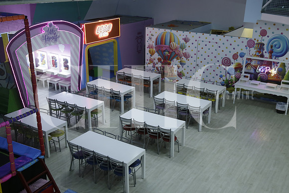 Aspectos de interiores y areas de Rock n Play (18)