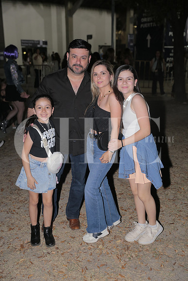 Mentor Gonzalez, Karen Tamez, Regina Gonzalez y Paulina Gonzalez 2