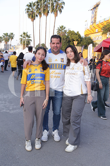 Romima Villarreal, Carlos Villarreal y Carola Villarreal 2
