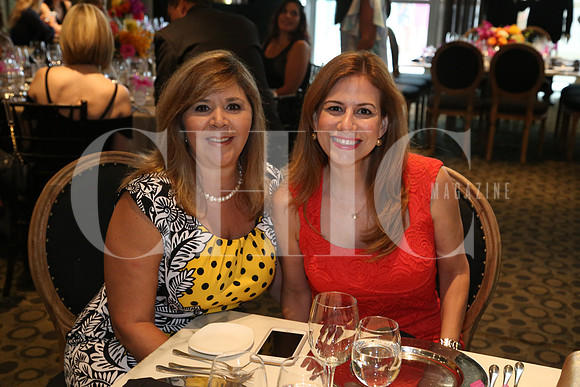 Claudia de Reyna, Mariel González de Flores2