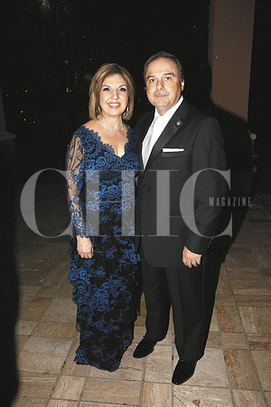 Laura González de González y Guillermo González