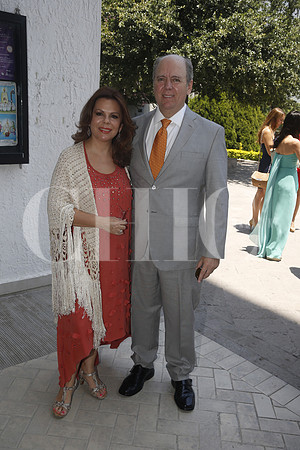 Magdalena Benavides de Bay y Enrique Bay