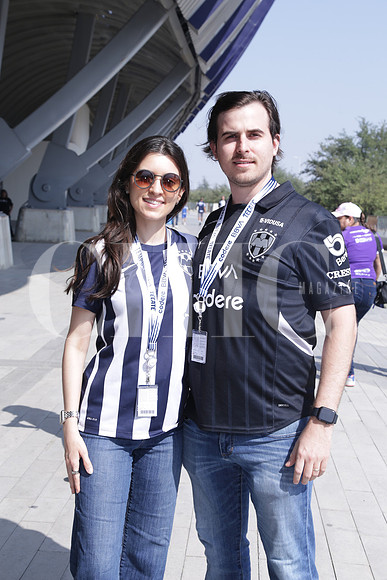 Martha Santos de Ortiz y Gabriel Ortiz 1