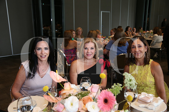 Maruca Ramírez, Gabriela de Medellin y Carolina Preciat0